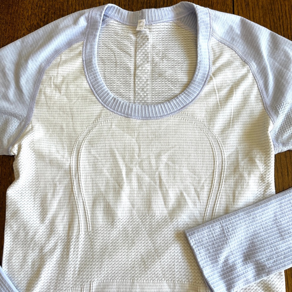 🍋LIKE NEW Condition Lululemon Swiftly Tech LS Tee ( NWT $78 )